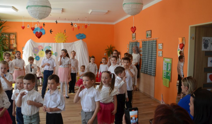 16. fotografia fotogalérie Deň matiek v škole a škôlke