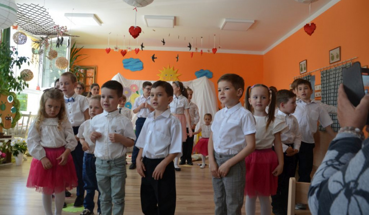 17. fotografia fotogalérie Deň matiek v škole a škôlke