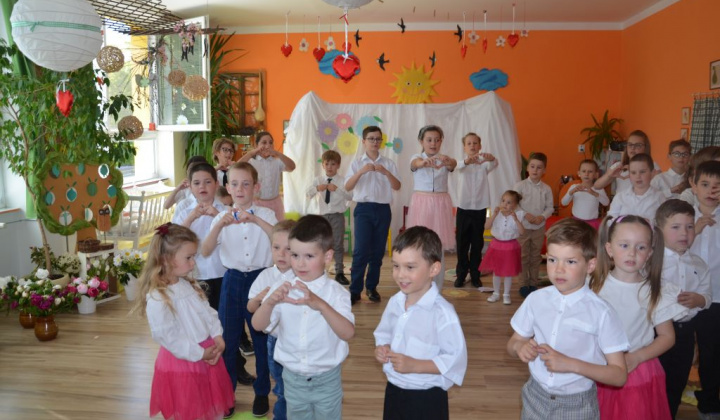 21. fotografia fotogalérie Deň matiek v škole a škôlke