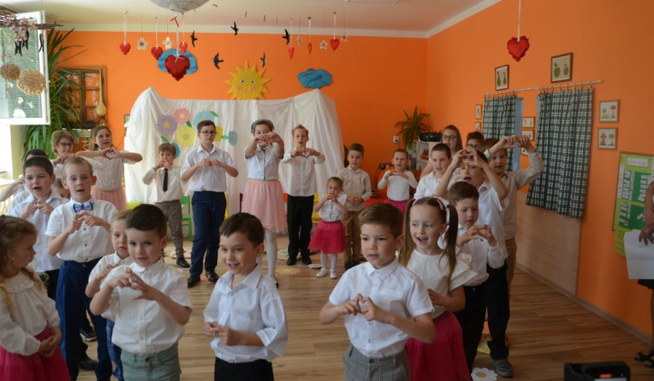 22. fotografia fotogalérie Deň matiek v škole a škôlke