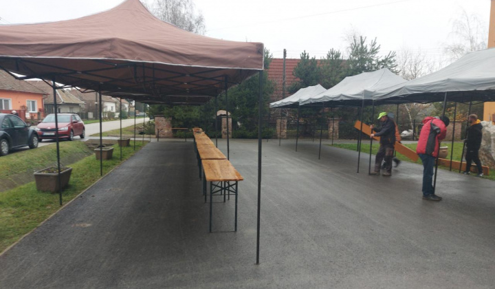 3. fotografia fotogalérie Vianočný trh miestnych výrobkov a Mikuláš