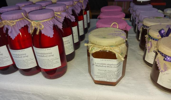 11. fotografia fotogalérie Vianočný trh miestnych výrobkov a Mikuláš