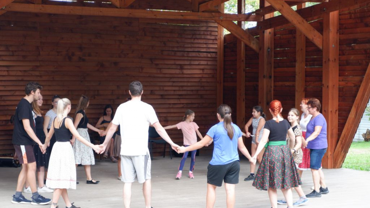Fotógaléria fotózás Folklórna tancovačka