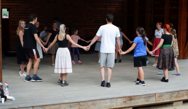 2. fotografia fotogalérie Folklórna tancovačka