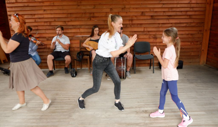 12. fotografia fotogalérie Folklórna tancovačka