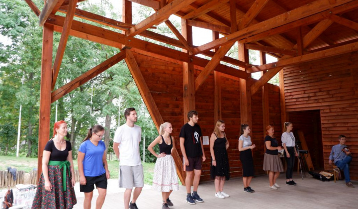 14. fotografia fotogalérie Folklórna tancovačka