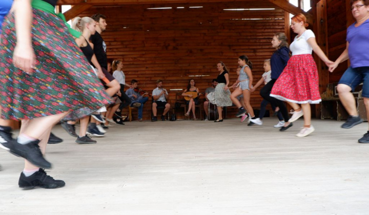 16. fotografia fotogalérie Folklórna tancovačka