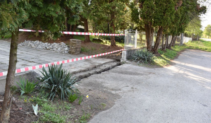 4. fotografia fotogalérie Výmena brán na cintoríne