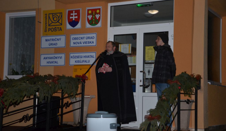 1. fotografia fotogalérie Vianočná bohoslužba pred obecným úradom