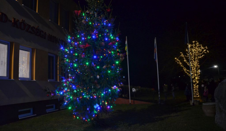 6. fotografia fotogalérie Vianočná bohoslužba pred obecným úradom